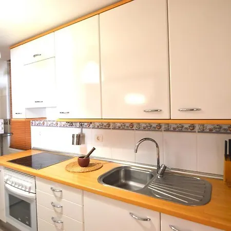 Cristianos En Residencial Seres דירה